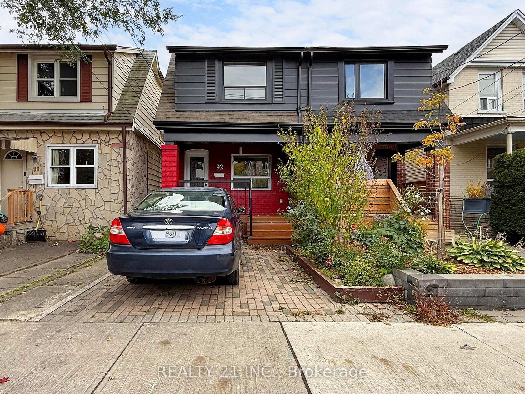 92 King Edward Ave Avenue, Lumsden, Toronto 
