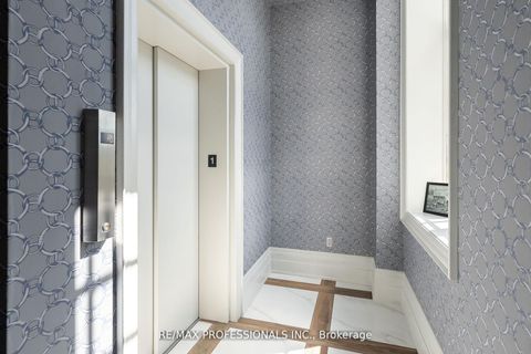 Photo 2 at 205 - 1111 Avenue Road, Eglinton, Toronto