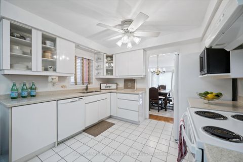 Photo 6 at 1468 Reeves Gate, GA Glen Abbey, Oakville