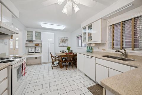 Photo 8 at 1468 Reeves Gate, GA Glen Abbey, Oakville