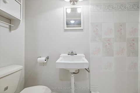 Photo 37 at 1468 Reeves Gate, GA Glen Abbey, Oakville