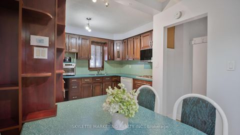 Photo 10 at 19 Miranda Avenue, Belgravia, Toronto