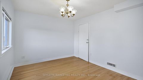 Photo 24 at 19 Miranda Avenue, Belgravia, Toronto