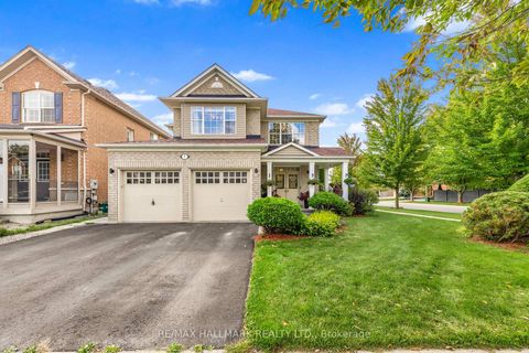 Photo 1 at 7 Delphinium Avenue, Oak Ridges Lake Wilcox, Richmond Hill