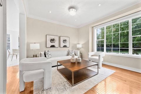 Photo 4 at 7 Delphinium Avenue, Oak Ridges Lake Wilcox, Richmond Hill