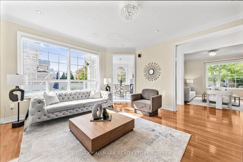 Photo 9 at 7 Delphinium Avenue, Oak Ridges Lake Wilcox, Richmond Hill