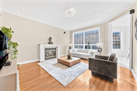 Photo 10 at 7 Delphinium Avenue, Oak Ridges Lake Wilcox, Richmond Hill