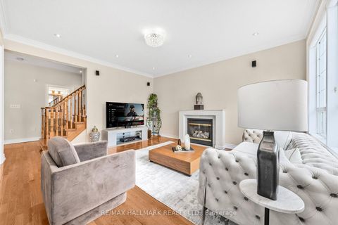 Photo 11 at 7 Delphinium Avenue, Oak Ridges Lake Wilcox, Richmond Hill