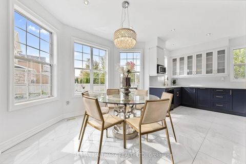 Photo 12 at 7 Delphinium Avenue, Oak Ridges Lake Wilcox, Richmond Hill