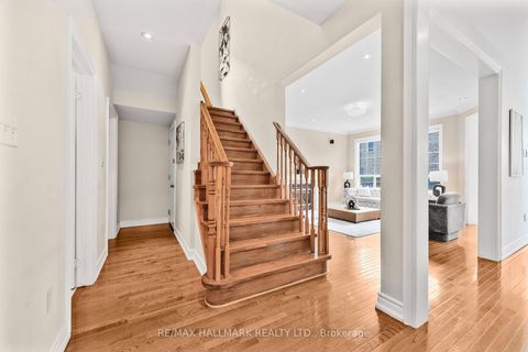 Photo 18 at 7 Delphinium Avenue, Oak Ridges Lake Wilcox, Richmond Hill