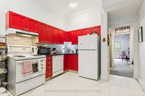 Photo 10 at 414 Ontario Street, Moss Park, Toronto