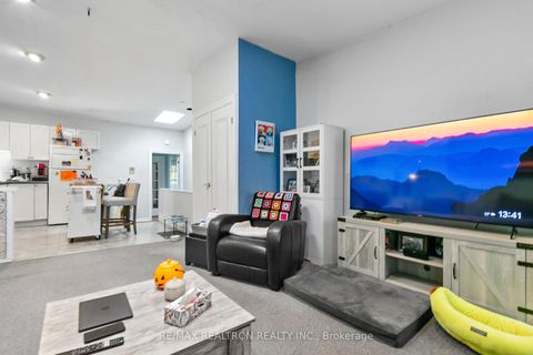 Photo 19 at 414 Ontario Street, Moss Park, Toronto