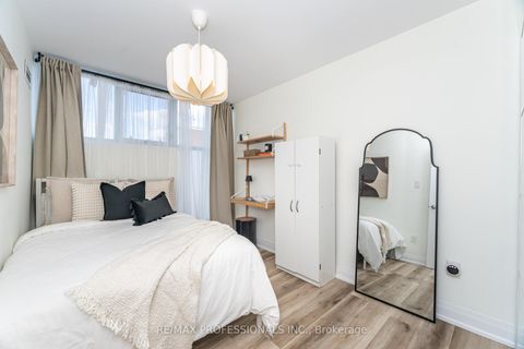 Photo 32 at 326B - 364 The East Mall, City Centre West, Toronto