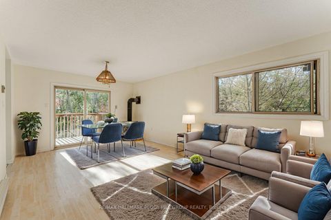 Photo 1 at 7 - 21 Evergreen Court, Ardagh, Barrie