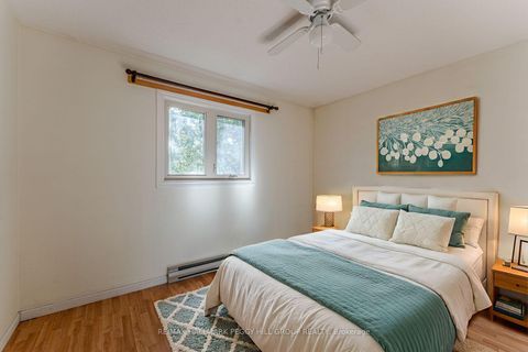 Photo 4 at 7 - 21 Evergreen Court, Ardagh, Barrie