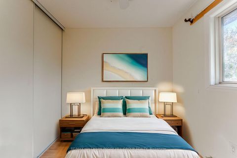 Photo 5 at 7 - 21 Evergreen Court, Ardagh, Barrie