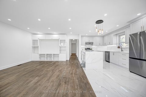 Photo 17 at 14 Madrid Street, Bendale, Toronto