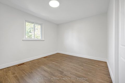 Photo 18 at 14 Madrid Street, Bendale, Toronto