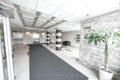 Photo 2 at 608 - 1470 Midland Avenue, Dorset Park, Toronto