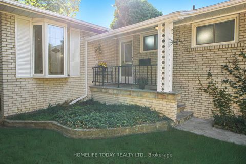 Photo 2 at 5 Landfair Crescent, Woburn, Toronto