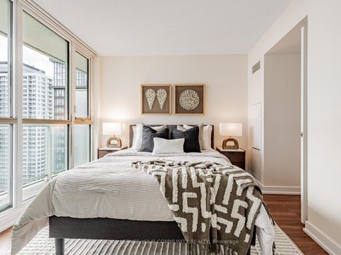 Photo 11 at 3002 - 85 Queens Wharf Road, Waterfront Communities C1, Toronto