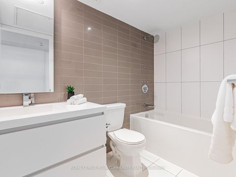 Photo 15 at 3002 - 85 Queens Wharf Road, Waterfront Communities C1, Toronto