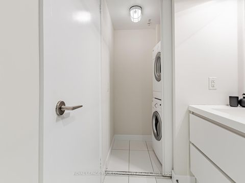 Photo 16 at 3002 - 85 Queens Wharf Road, Waterfront Communities C1, Toronto