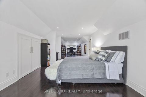 Photo 37 at 20 Fairview Boulevard, North Riverdale, Toronto