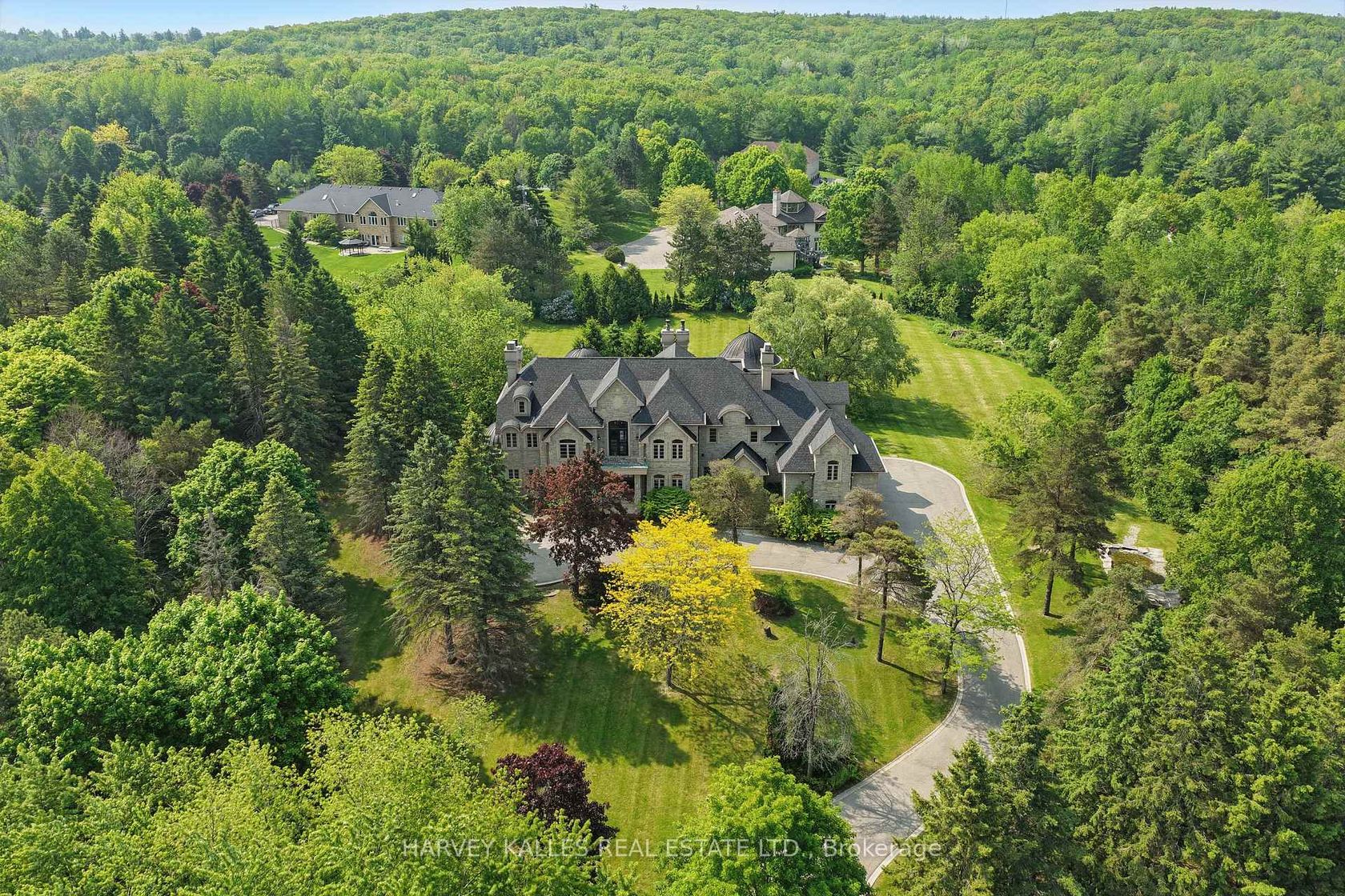 443 Dearbourne Avenue, King City, King photo number 2