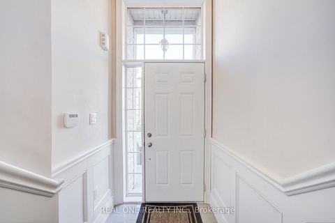 Photo 2 at 71 Bloorview Place, Don Valley Village, Toronto