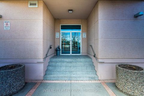 Photo 3 at 607 - 1 Cordoba Drive, Lakeview Estates, Vaughan