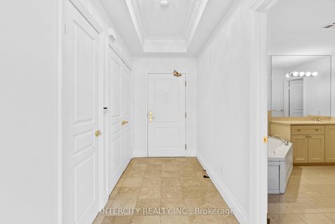 Photo 4 at 607 - 1 Cordoba Drive, Lakeview Estates, Vaughan