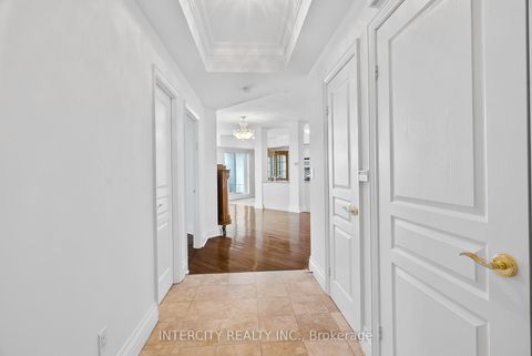 Photo 5 at 607 - 1 Cordoba Drive, Lakeview Estates, Vaughan