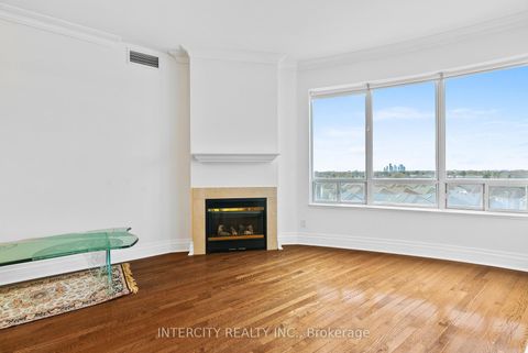 Photo 8 at 607 - 1 Cordoba Drive, Lakeview Estates, Vaughan