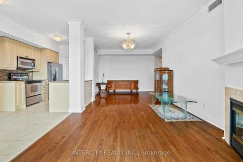 Photo 9 at 607 - 1 Cordoba Drive, Lakeview Estates, Vaughan