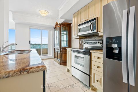 Photo 10 at 607 - 1 Cordoba Drive, Lakeview Estates, Vaughan