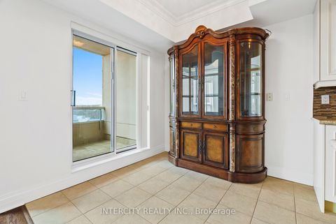 Photo 12 at 607 - 1 Cordoba Drive, Lakeview Estates, Vaughan