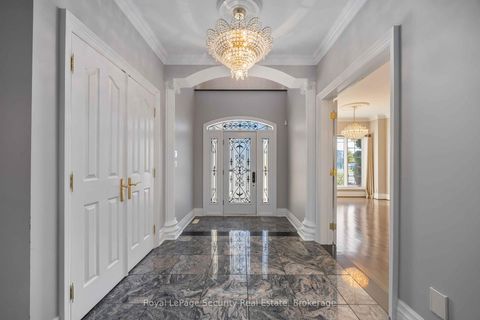 Photo 2 at 138 Elgin Mills Road W, Westbrook, Richmond Hill