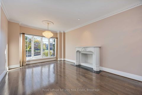 Photo 5 at 138 Elgin Mills Road W, Westbrook, Richmond Hill