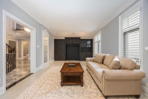 Photo 9 at 138 Elgin Mills Road W, Westbrook, Richmond Hill