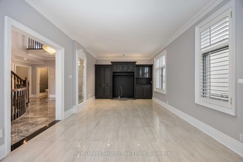 Photo 10 at 138 Elgin Mills Road W, Westbrook, Richmond Hill