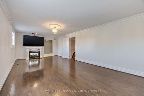 Photo 23 at 138 Elgin Mills Road W, Westbrook, Richmond Hill