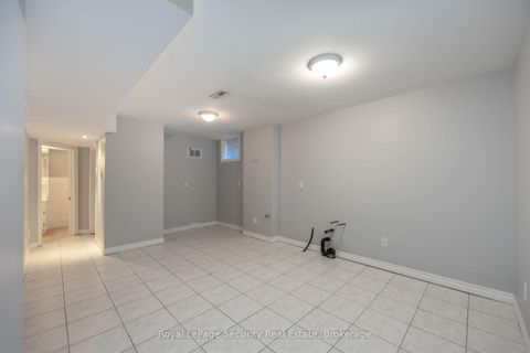 Photo 39 at 138 Elgin Mills Road W, Westbrook, Richmond Hill