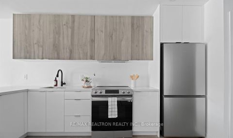 Photo 5 at 204 - 61 Orchard Park Drive, West Hill, Toronto