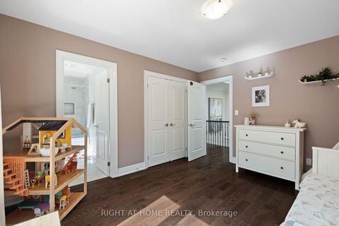 Photo 21 at 20b Leafield Street, L'Amoreaux, Toronto