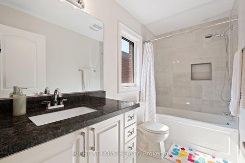 Photo 22 at 20b Leafield Street, L'Amoreaux, Toronto