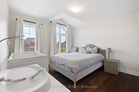 Photo 23 at 20b Leafield Street, L'Amoreaux, Toronto