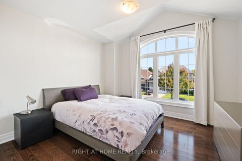 Photo 24 at 20b Leafield Street, L'Amoreaux, Toronto