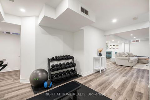 Photo 30 at 20b Leafield Street, L'Amoreaux, Toronto