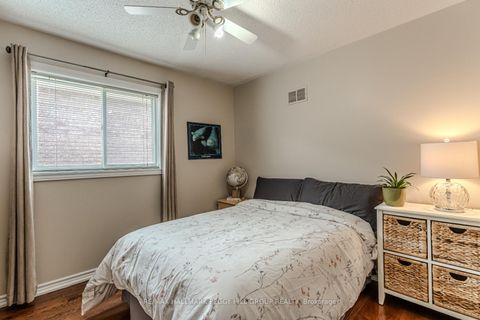 Photo 8 at 95 Crompton Drive, Little Lake, Barrie